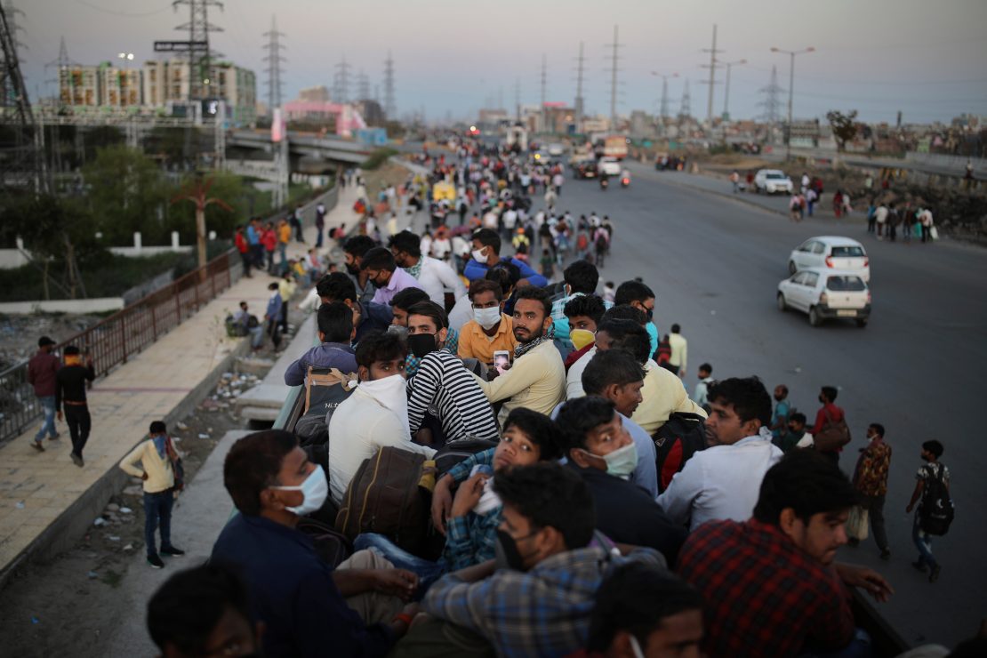 La India: una cuarentena para huir