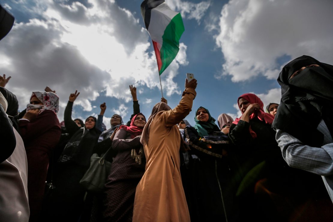 Una protesta en el punto de mira de Israel y Hamás