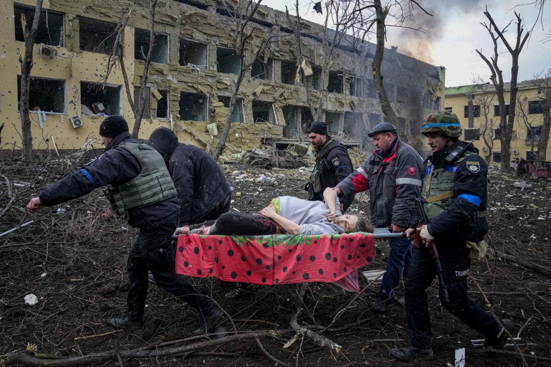 Del bombardeo de la maternidad de Mariupol a los corredores humanitarios en Ucrania