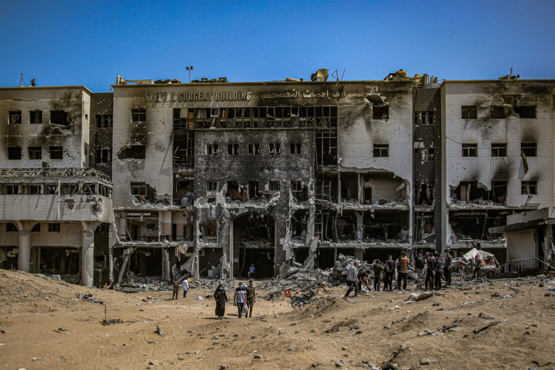 Gaza: del ataque israelí contra trabajadores humanitarios a la destrucción del hospital de Al Shifa