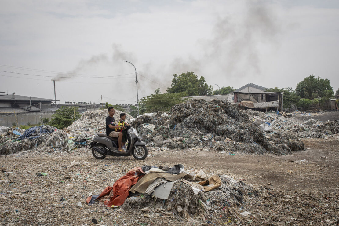 El plástico europeo arde en Indonesia