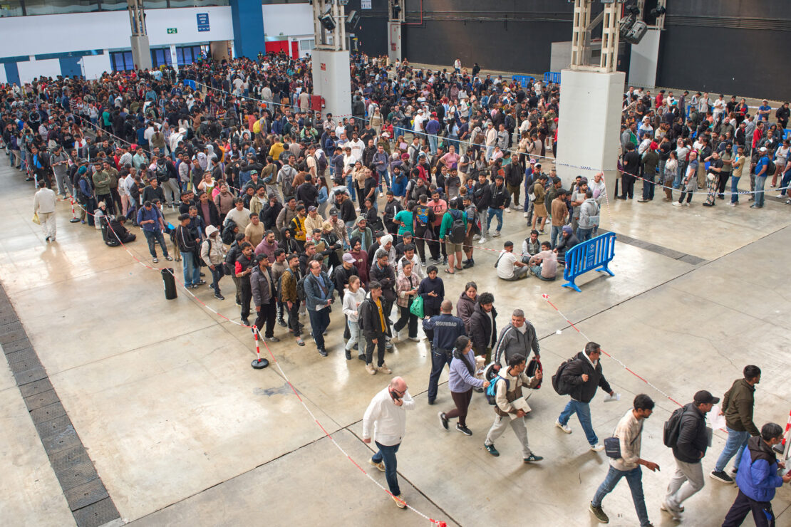 De los ataques en Ormuz a la regularización de 500.000 personas migrantes en España