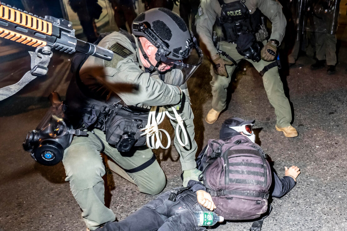 Del acuerdo para acelerar las expulsiones en Europa a las protestas en un centro de detención de migrantes en EEUU